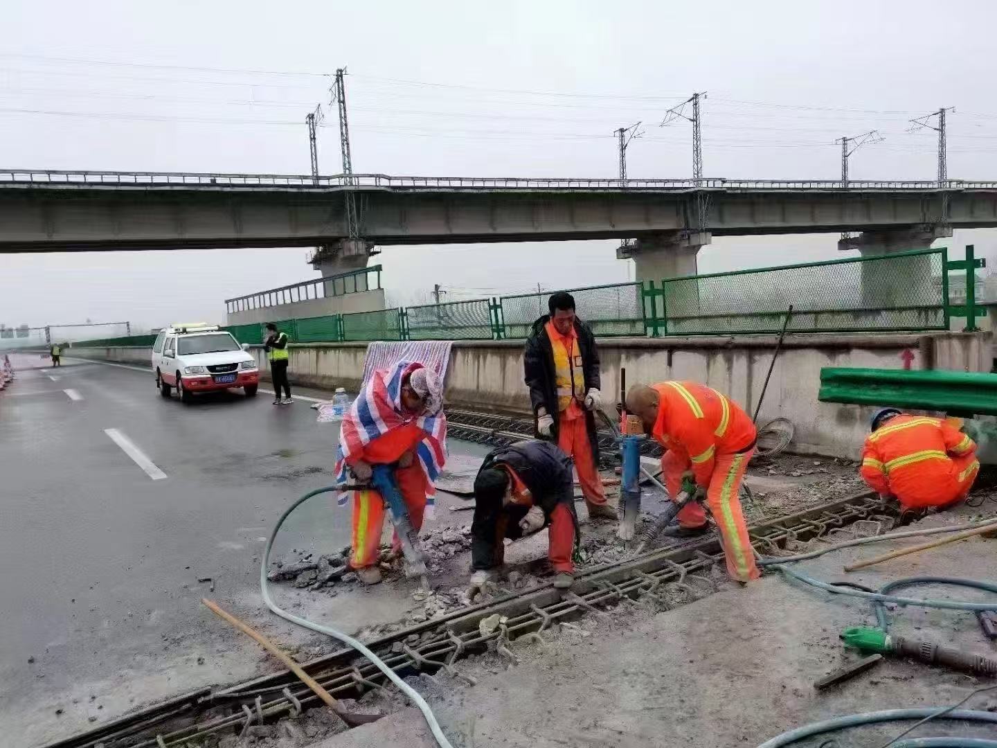 玛沁桥梁伸缩缝抢修料
